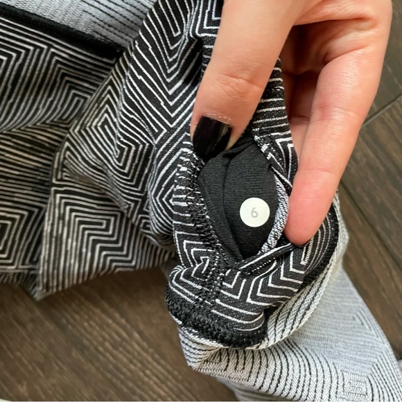 Lululemon High Rise Wunder Under in Maze Jacquard White Black (6) - Picture 4 of 12